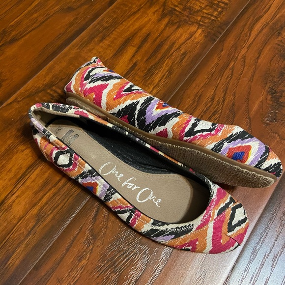 Toms Ikat Print Ballet Flats - Picture 3 of 6